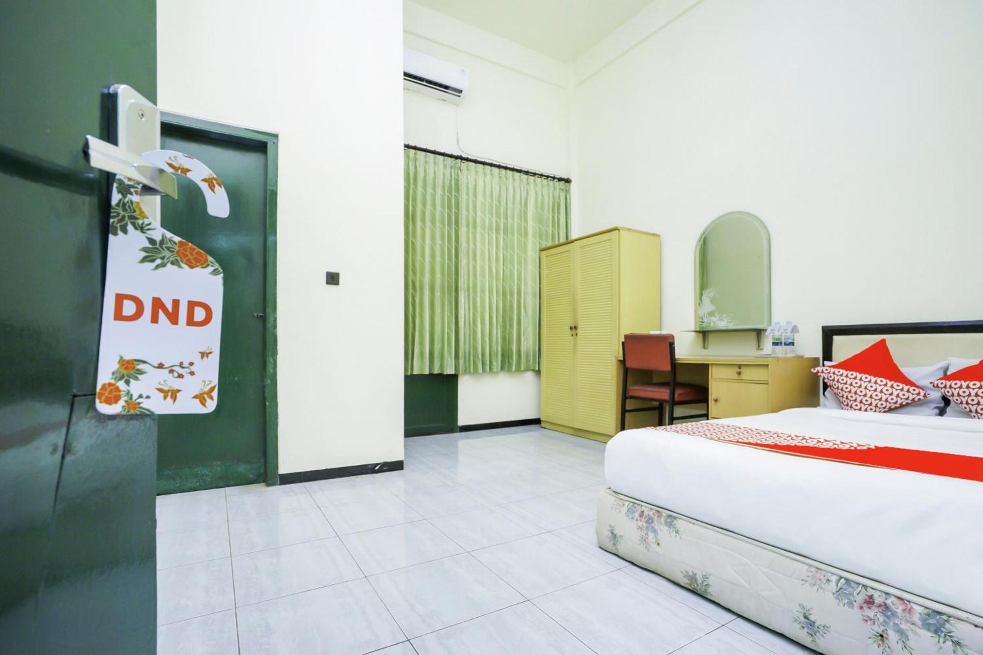 Oyo 2004 Penginapan Bidara Syariah プロボリンゴ エクステリア 写真